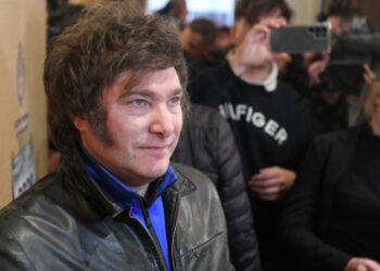 Javier Milei amenaza con reducir las transferencias a los gobernadores que no respalden la reforma de Ganancias