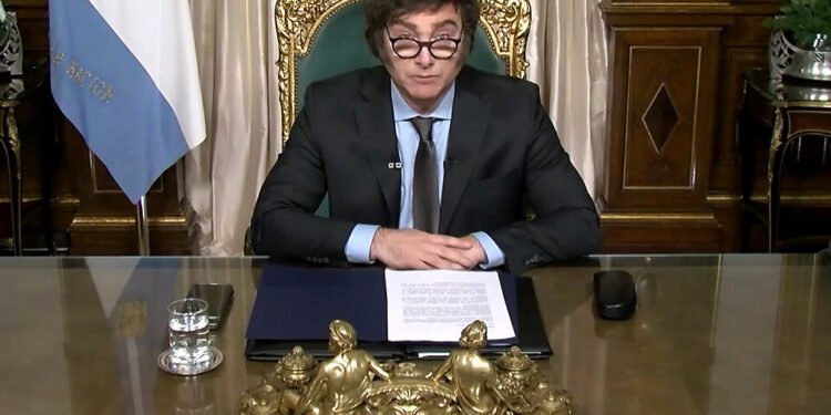 Descubre los entresijos del DNU y la Ley Ómnibus de Milei: secretos revelados y revuelo en las filas internas