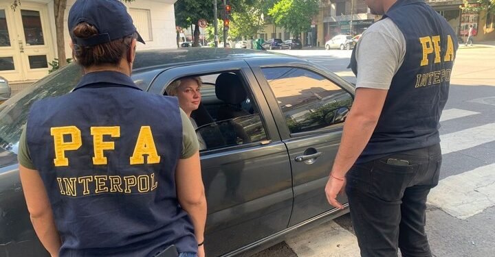 “Estafando Rusia”: Estafadora millonaria de Rusia huyó hacia Argentina junto a su familia y fue detenida.