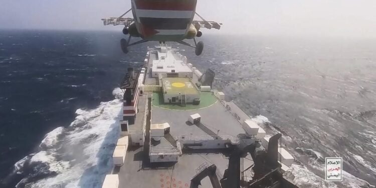 Tesla suspende operaciones en su planta alemana durante dos semanas debido a los ataques en el mar Rojo.