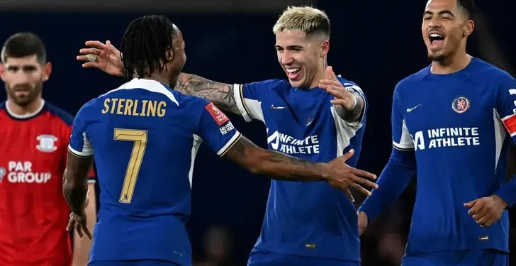 Enzo Fernández marca su noveno gol con el Chelsea en la FA Cup de Inglaterra. Grandes actuaciones argentinas en la copa inglesa.