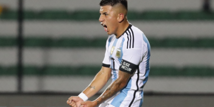 La selección Sub 23 de Argentina arrasa con Chile y se asegura un lugar en el cuadrangular final del Preolímpico de Venezuela.