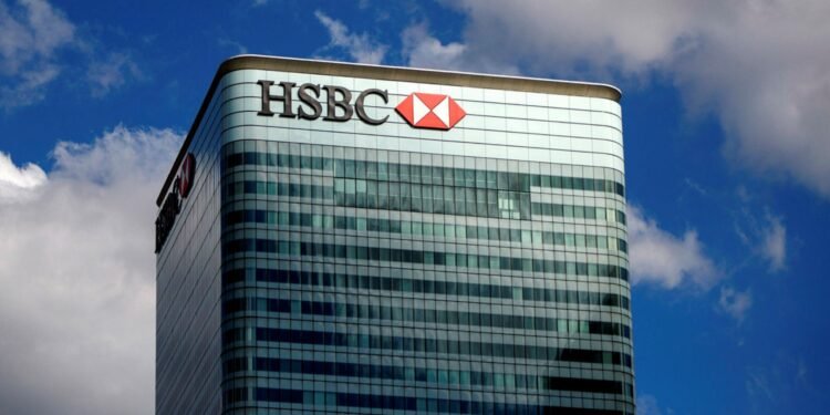 HSBC sufre drástica caída del 80% en sus ganancias en 2023.
