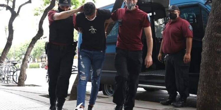 Automovilista que atropello a ciclista en Palermo puede enfrenar 12 años de prisión.