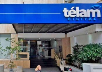 Intendente interpone amparo para detener el cierre de Télam y critica la actuación gubernamental como “ignorante”.