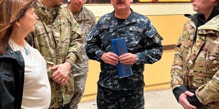 El gobierno de Milei busca fortalecer la colaboración de las Fuerzas Armadas en la lucha contra el narcotráfico en Rosario.