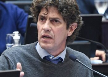 Guerra interna en la cúpula de la UCR por la votación del DNU.