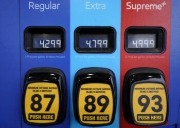 Los precios de la gasolina en EE.UU. siguen en alza.