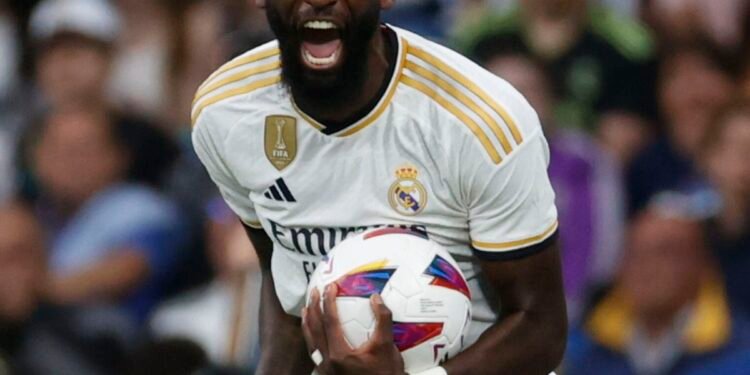 Jugador del Real Madrid se pronuncia sobre polémico gesto de apoyo a ISIS.