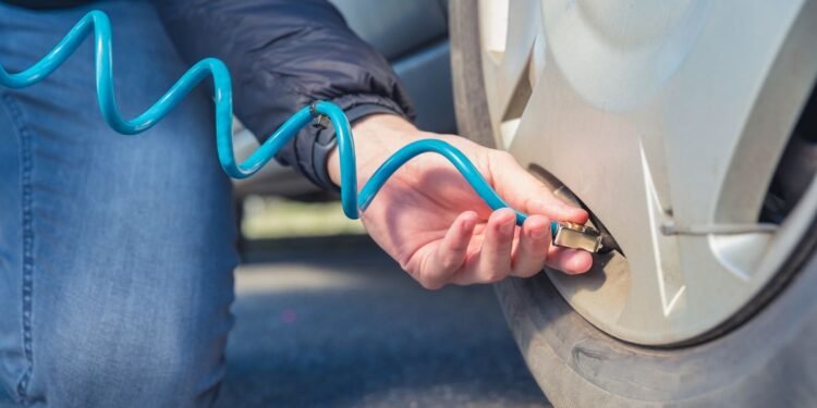 Descubre la clave para medir la presión óptima de tus neumáticos de manera sencilla.