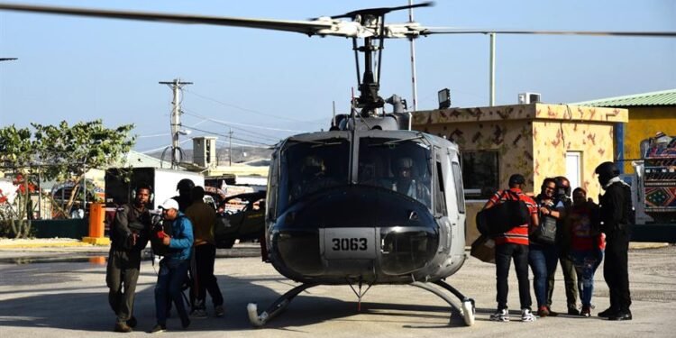 27 ciudadanos dominicanos son evacuados desde Haití hacia República Dominicana.