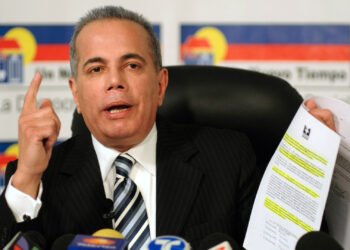 Manuel Rosales: El candidato presidencial opositor que logra su inscripción en Venezuela