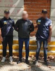 Descubren las prácticas ilegales de un gestor que ofrecía documentos y cédulas verdes falsificadas por encargo.