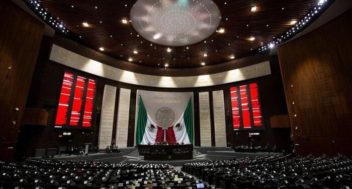 Morena en el Congreso de México pone en peligro la Constitución y el Poder Judicial