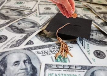 Los pagos de deudas estudiantiles se reducirán a partir de julio.