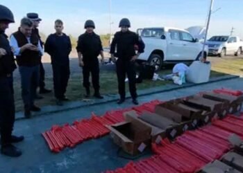 Descubren peligroso explosivo escondido en cajas de cartón y trapos viejos con un peso de 500 kilos en Entre Ríos.