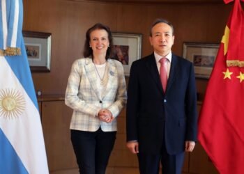 El Gobierno renueva el swap con China y protege las reservas de manera oportuna.