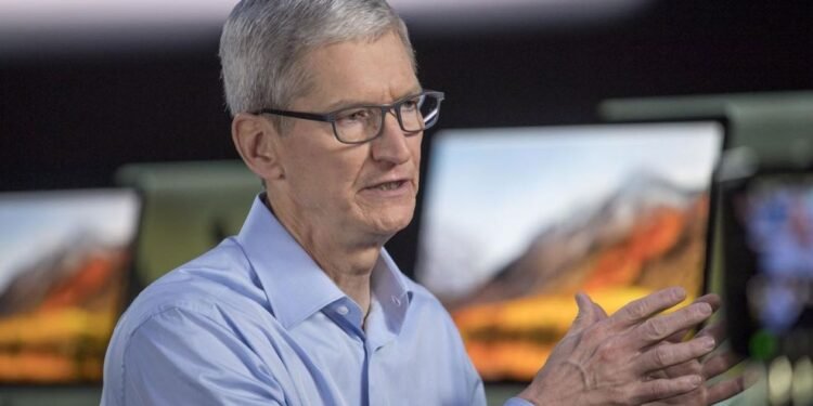 Escandalosa brecha salarial: Los CEO perciben un salario casi 200 veces superior al de sus empleados.