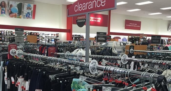 TJ Maxx implementa cámaras corporales en sus trabajadores como medida de seguridad.
