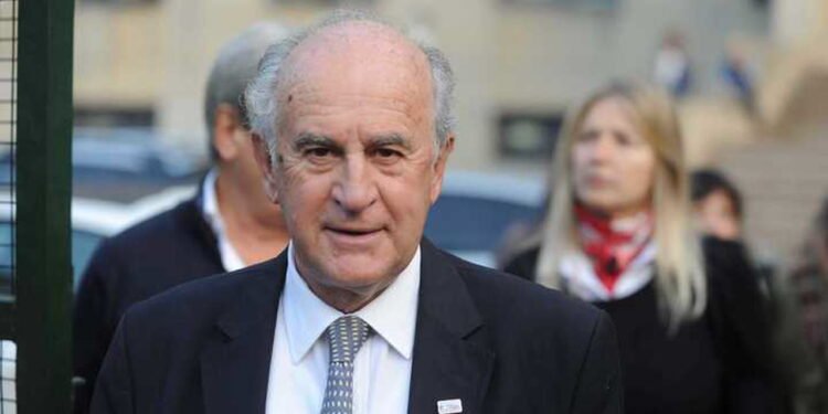 Oscar Parrilli realiza autocrítica y respalda a Axel Kicillof: plantea posible candidatura en 2027