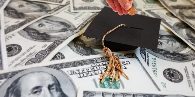 El nuevo plan SAVE de deuda estudiantil en Estados Unidos.