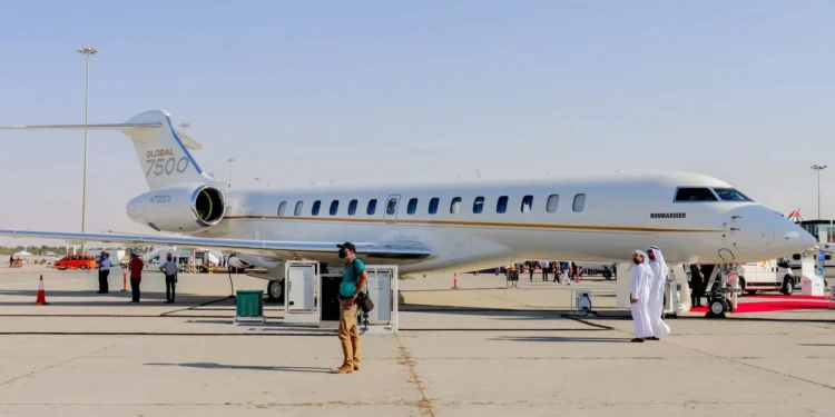 Descubre el exclusivo y lujoso jet privado para fiestas, disponible por US$15.000 la hora