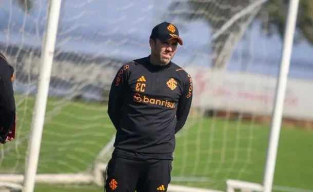 Eduardo Coudet se despide del Inter a una semana del regreso de la Copa Sudamericana.