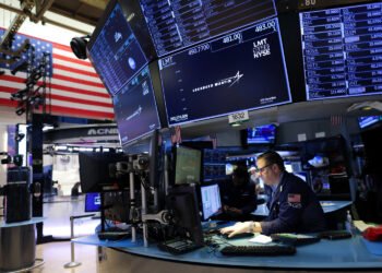 El balance de dos gigantes tecnológicas en rojo provoca la mayor caída en Wall Street desde 2022