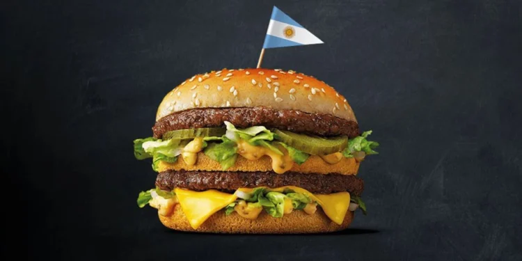 Descubre qué revela el último índice Big Mac sobre el dólar y la economía en Argentina.