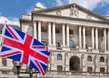 Banco de Inglaterra realiza histórico recorte de las tasas de interés