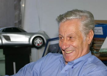 Argentino de 88 años premiado mundialmente por sus autos, ahora lidera un proyecto revolucionario,