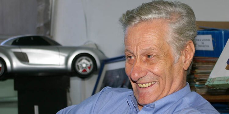 Argentino de 88 años premiado mundialmente por sus autos, ahora lidera un proyecto revolucionario,