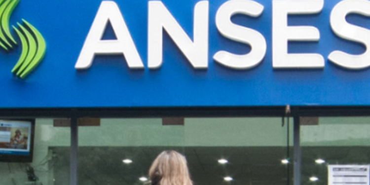 Jubilados en cuanto quedará la mínima a partir de octubre y fecha de cobro