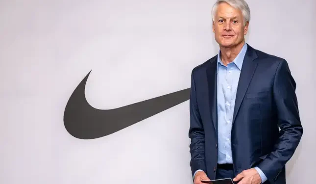 Nike cambia de CEO y sus acciones experimentan un alza en el mercado