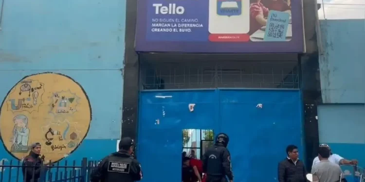 El Ministerio de Educación de Perú suspende clases en un colegio de Lima tras el trágico homicidio de un profesor