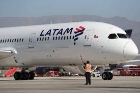 Latam Airlines se redefine y se proyecta hacia nuevos horizontes tras superar la crisis.
