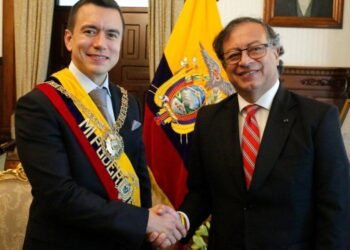 Noboa propone soluciones para la crisis energética en Ecuador y busca apoyo de Petro para acabar con los apagones en diciembre.