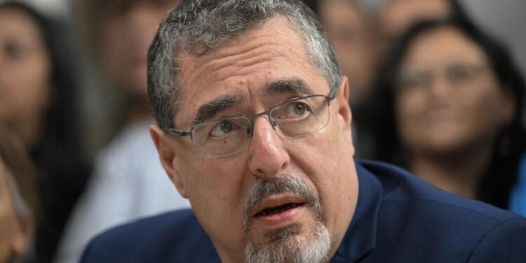 Cancelan el registro del partido Semilla, liderado por el presidente de Guatemala