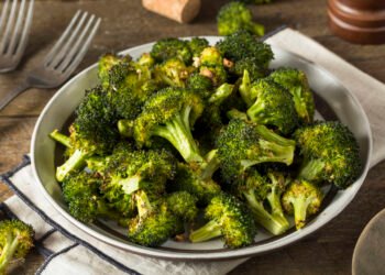Expertos revelan las enfermedades que el brócoli puede ayudar a prevenir.