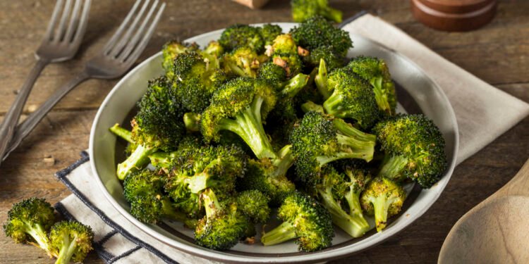 Expertos revelan las enfermedades que el brócoli puede ayudar a prevenir.
