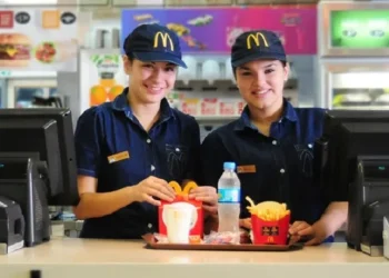 McDonald’s en California ofrece empleos de mantenimiento con sueldos superiores al salario mínimo